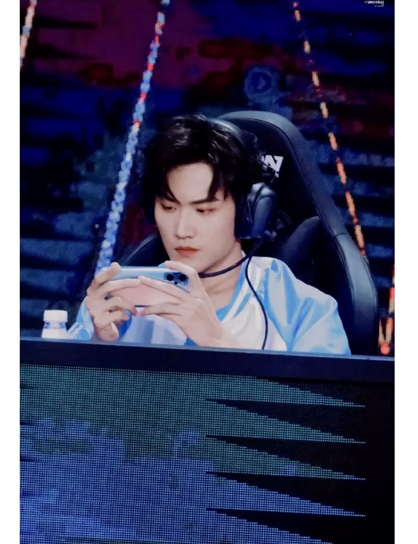 电竞男主走进现实🔥into1周柯宇”野王“帅又实力强《战至巅峰》